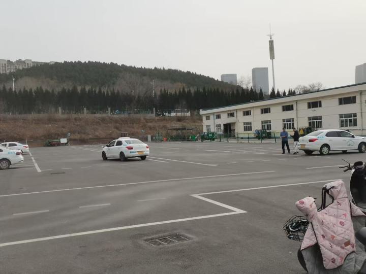 驾校训练场地实拍