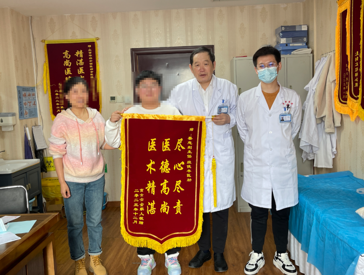 专家团队与治疗设备