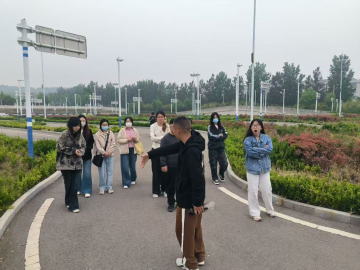 教练耐心教学