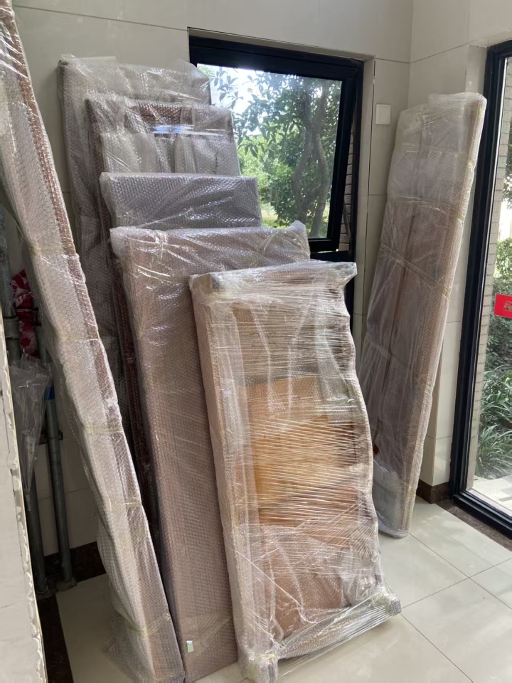 金御猫搬家团队高效协作搬运现场