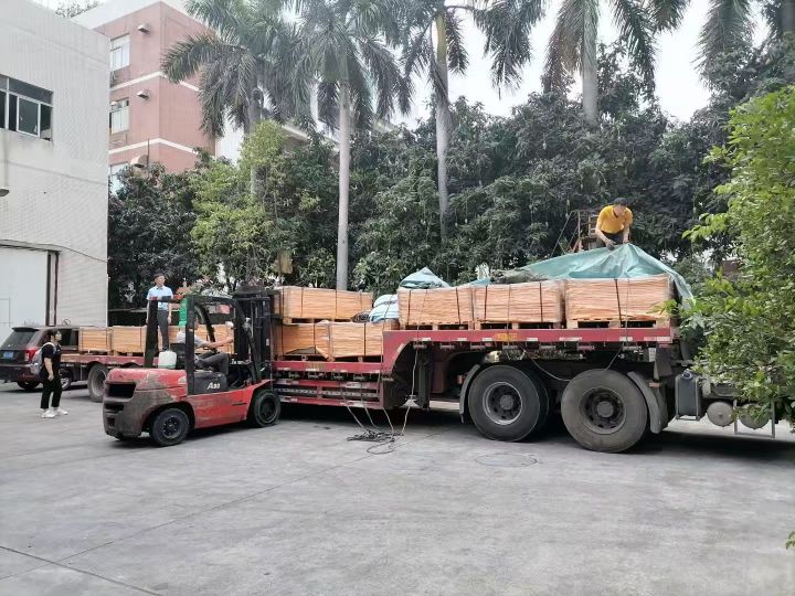 厚吸塑车间实拍