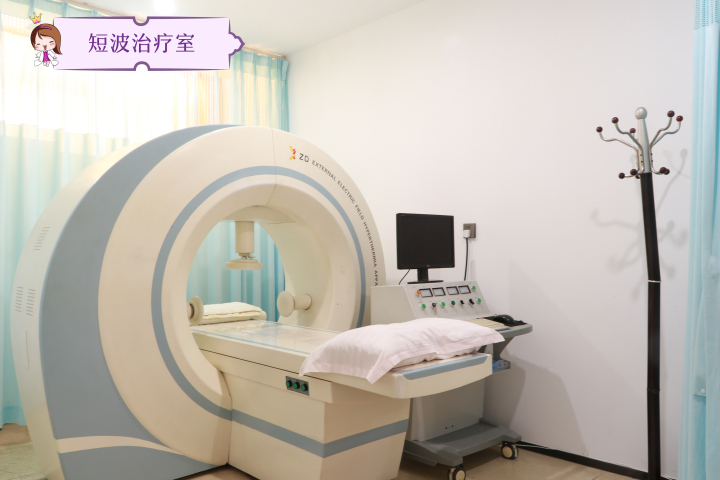 新生儿与医护团队