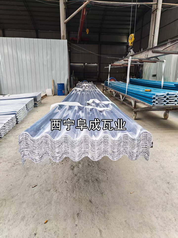 牛羊棚采光瓦安装效果
