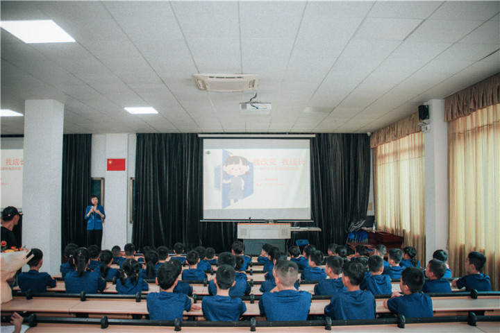 学员成长瞬间与荣誉证书
