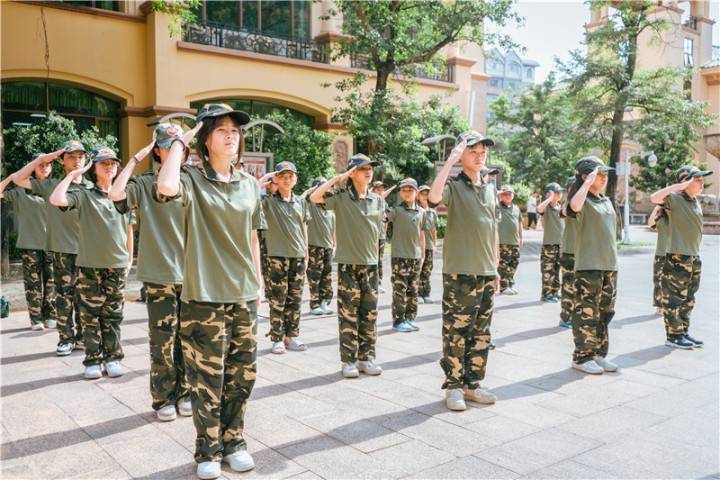 学员蜕变与荣誉表彰