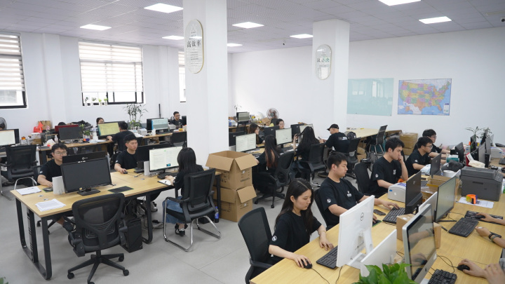 客户口碑与行业资质展示图