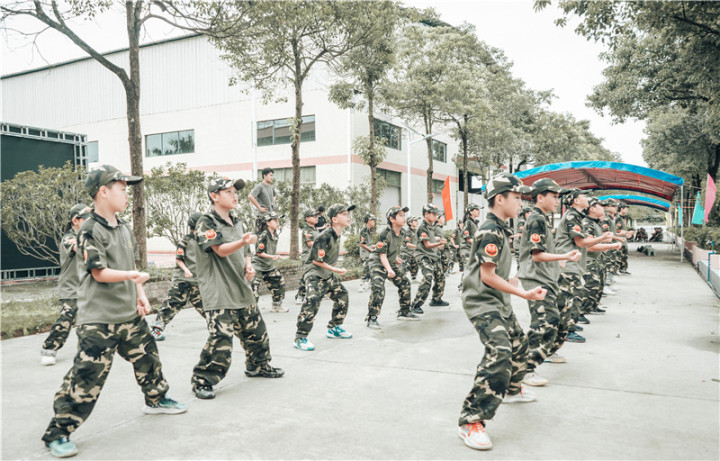 铁血军事训练场地