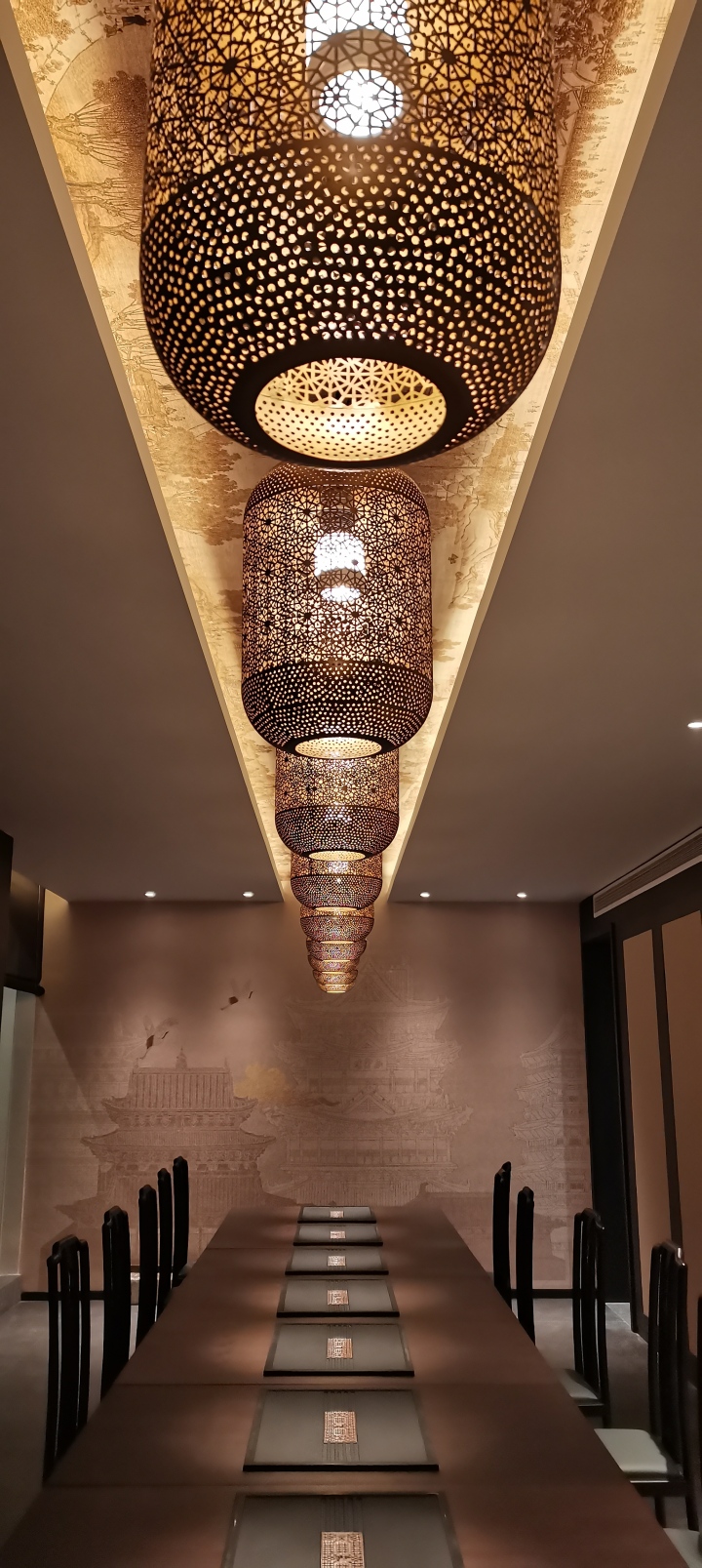 专业灯光展示与空间照明应用示意图