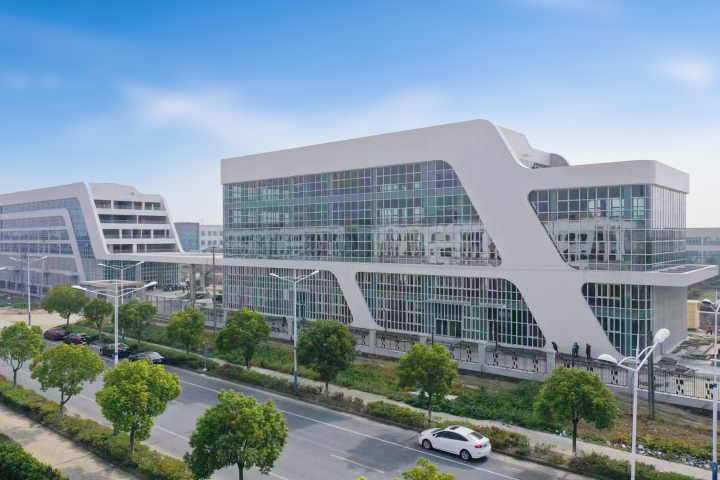迅镭激光车间实景