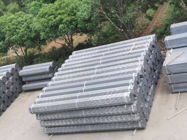发哲方管生产车间