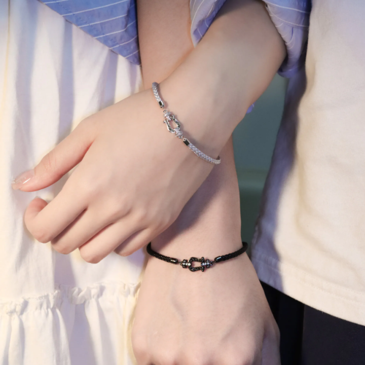 Lingering Accessories 戒指细节与精致包装展示