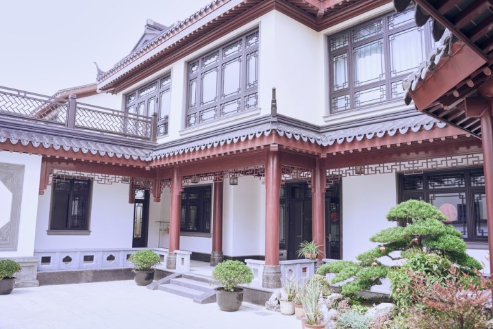 铝代木挂落垂花柱工厂生产场景