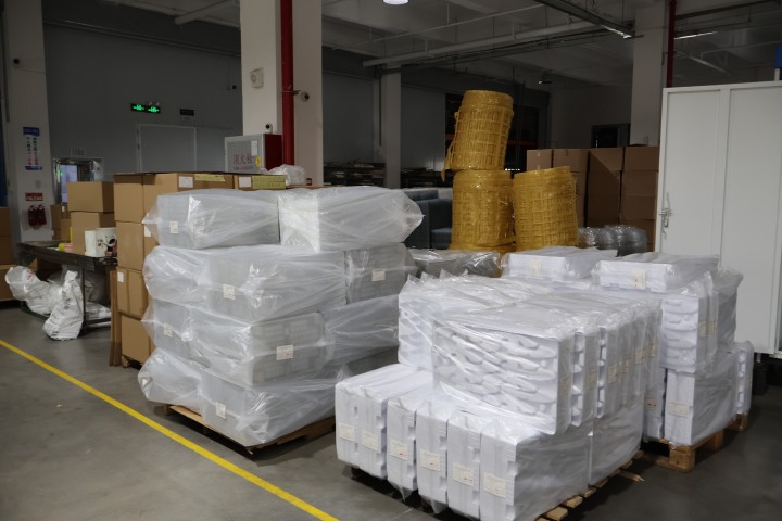 多层精密吸塑成品展示图