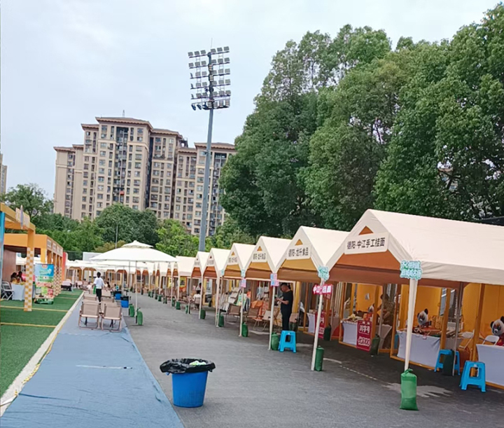 展会现场搭建实拍