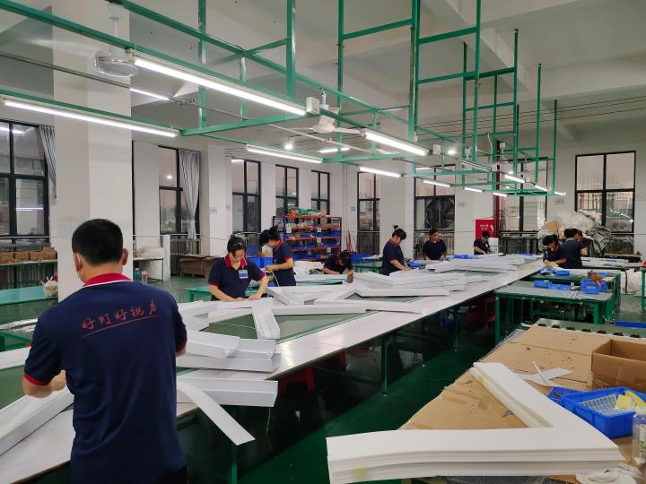 古镇专业书桌大路灯加工厂推荐：九牛极光以全光谱技术重塑家庭光环境