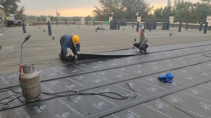 屋面整体翻新前后对比