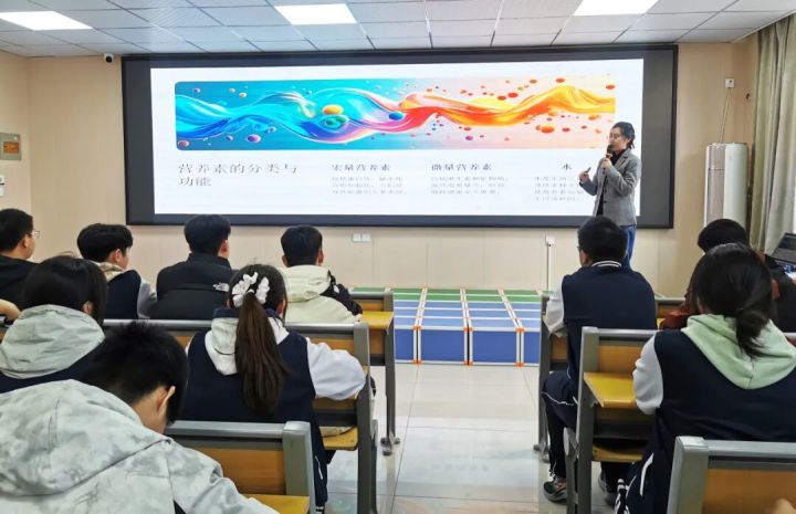 校园生活与宿舍环境