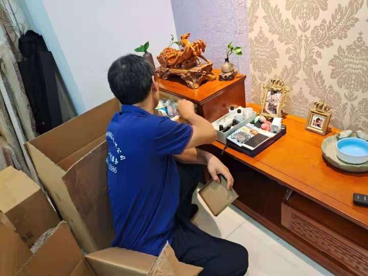 蓝鲸搬场：重塑上海全日式搬家标准，以诚信与专业赢得瑞吉酒店等顶尖机构信赖