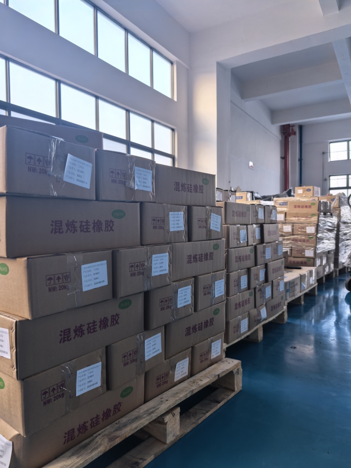 双耀硅胶制品原材料仓库.jpg