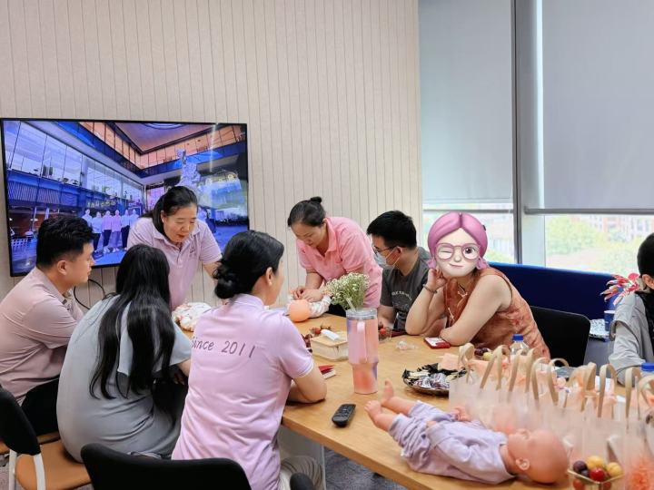苏州怡爱亲母婴服务有限公司：打造靠谱的育儿月嫂服务中心，解析专业育儿月嫂服务中心的核心价值